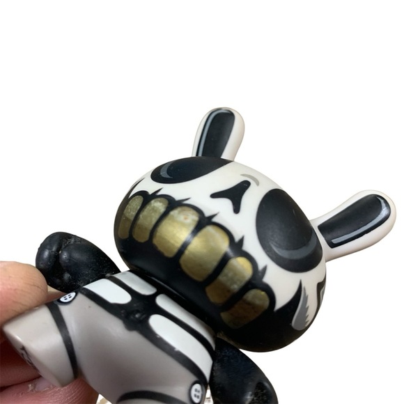 Kidrobot Dunny Series 4 MAD Big Money Chain Figure - Picture 5 of 7